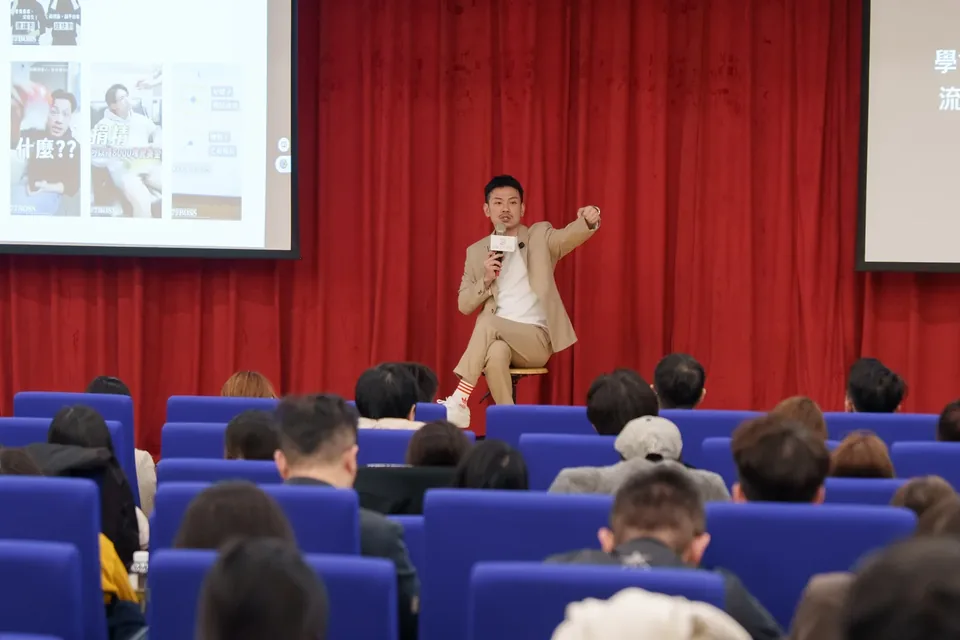 77 老大於台中中山醫學大學主講醫師自媒體實戰課